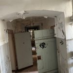 Knast Gräfentonna: Gang mit Zellentüren